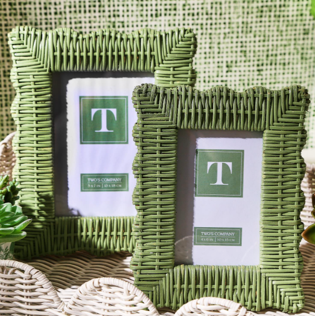 Green Scalloped Frame