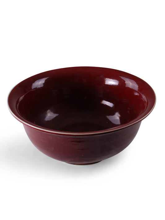 Largescale bowl in an Oxblood glaze finish