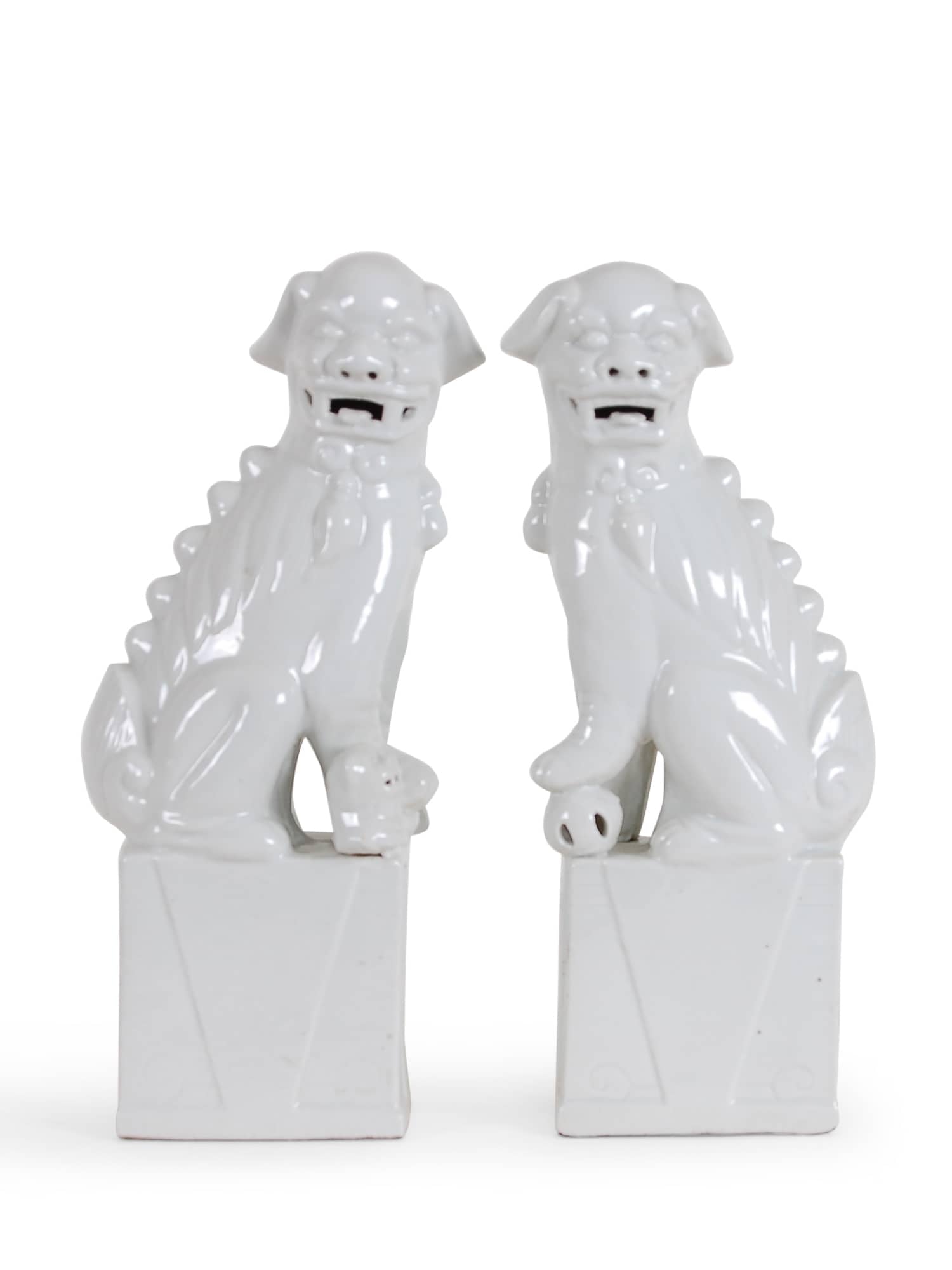 White Foo Dogs โ Violet Avenue
