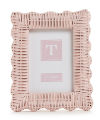 Pink Wicker Weave Scalloped Frame